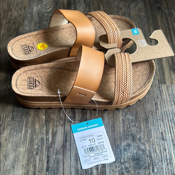 Reef Tan Sandals Comfortable Flip Flops - Picture 2 of 2